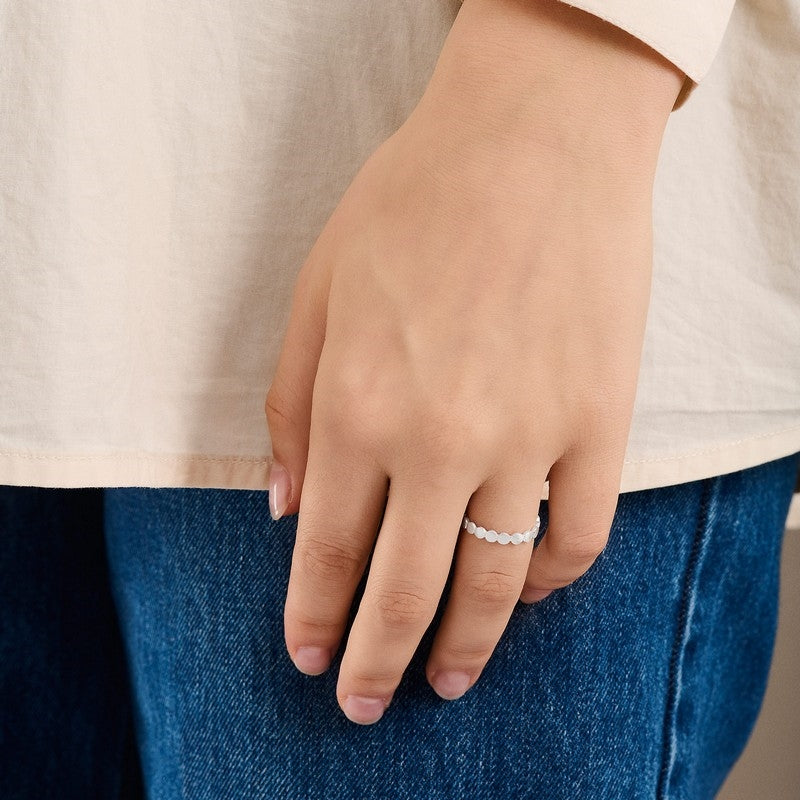 Pernille Corydon Catena ring i sterlingsølv med møntformede elementer, set fra siden