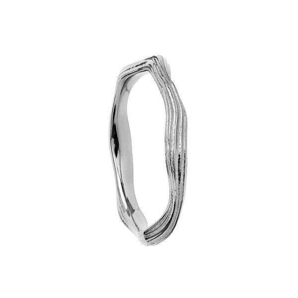 Maanesten Rita ring i 925 sterlingsølv med bølget design, set fra siden