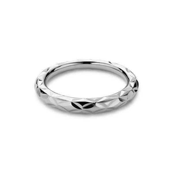 Jane Kønig Small Impression ring i blank sølv med rombe-formet mønster og subtil tekstur