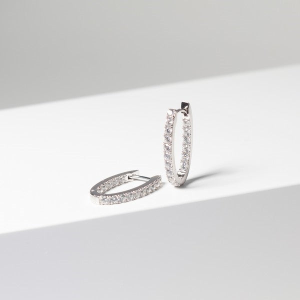 Sif Jakobs Jewellery Ellisse Piccolo hoops i sterlingsølv med hvide zirkoner – nærbillede af sten