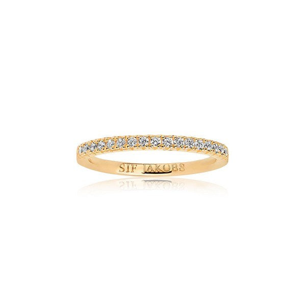 Sif Jakobs Jewellery Ellera ring i 18kt. forgyldt sølv med klare zirkoner, 2 mm bred