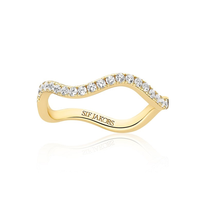 Sif Jakobs Jewellery Ellera Waves ring i forgyldt sølv med hvide zirkoner i bølget design