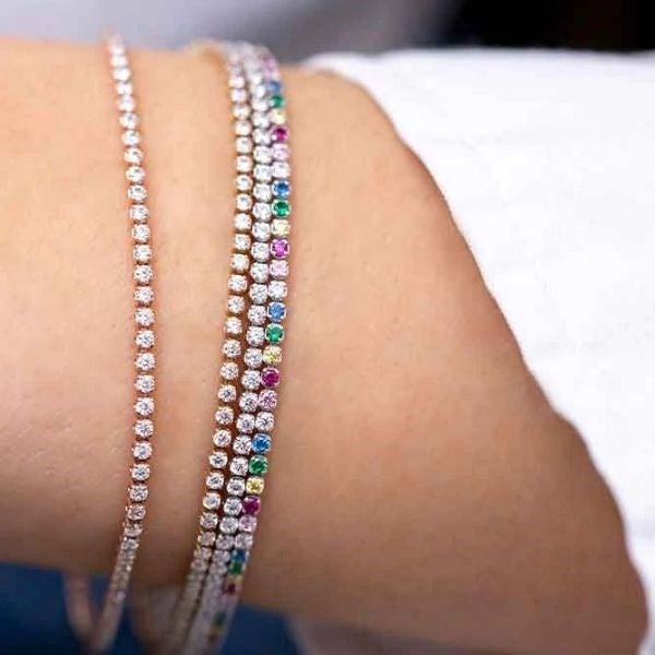 Sif Jakobs Jewellery Ellera tennisarmbånd i sølv med zirkoner – set fra siden
