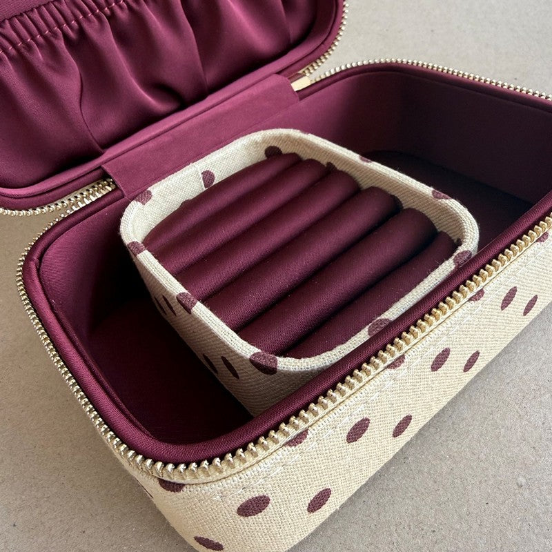 Pico Copenhagen Large Trinket Jewelry Box i Dot-mønster, nærbillede af detalje