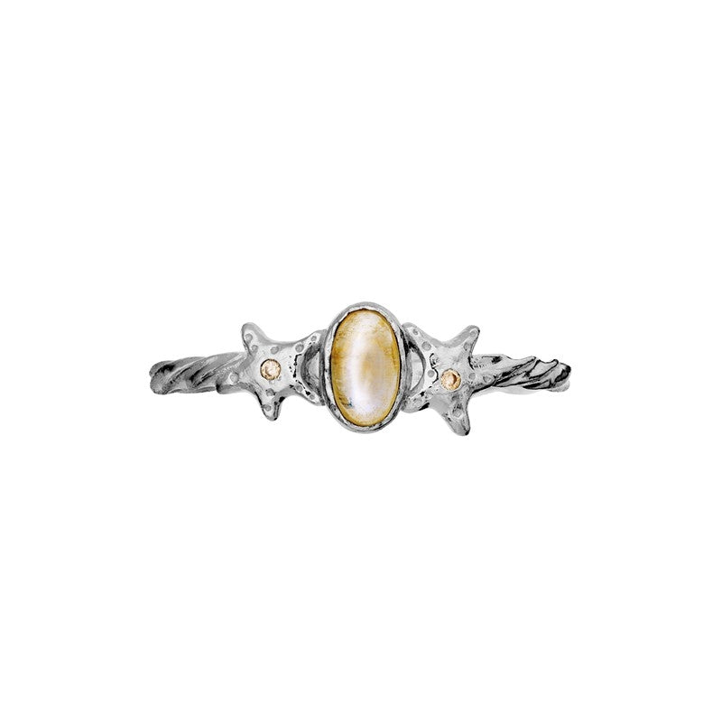 Maanesten Ula ring i 925 sterlingsølv med månesten og zirkonia, set fra siden