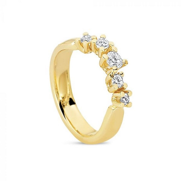 Nuran Diamond Twist ring i 14 kt guld med diamanter – nærbillede af sten