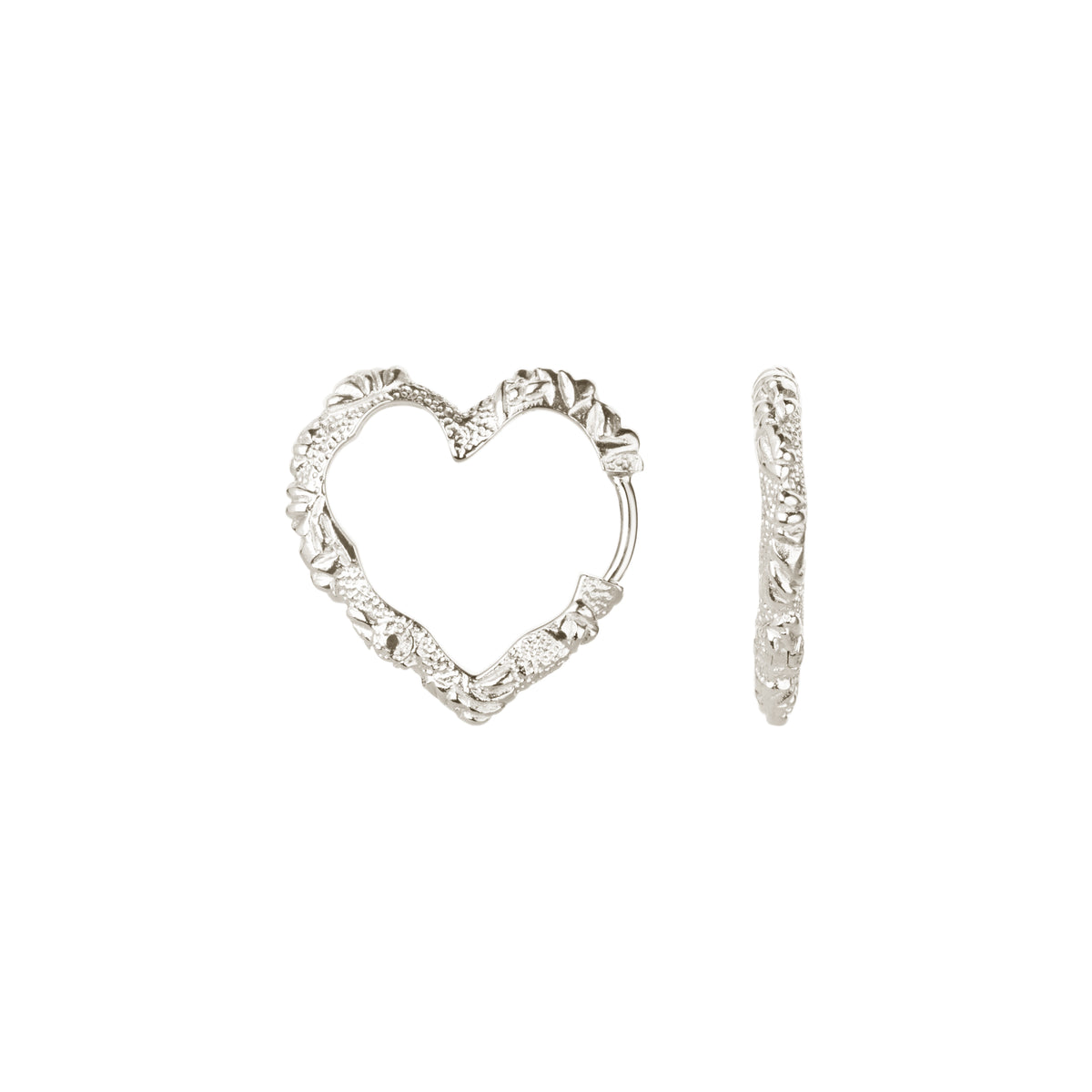 Camille Brinch Medium Heart Crush Hoops i sølv med knust tekstur og hjerteform, ca. 18x16 mm