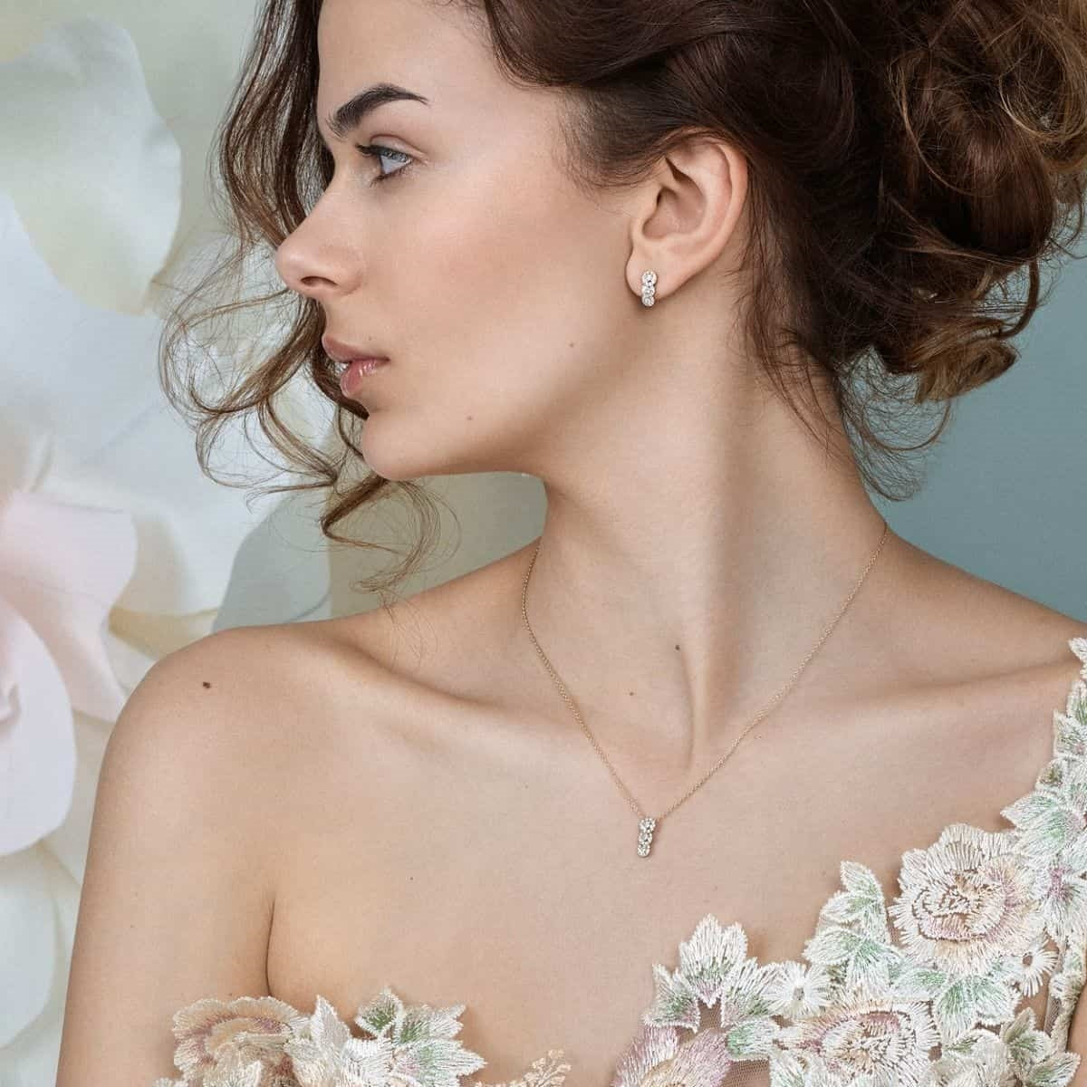 Nuran Duchess diamantvedhæng i 14 karat guld med brillanter – nærbillede af sten