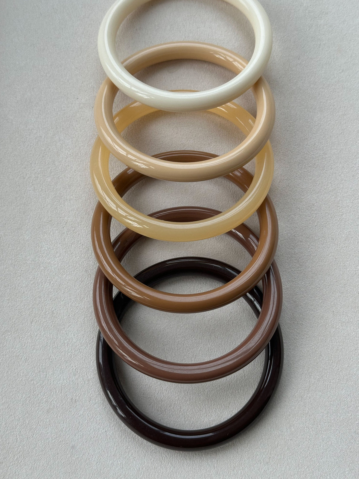Pico Copenhagen Sun Bangle armringe stablet i lyse og brune farver inkl. Linen