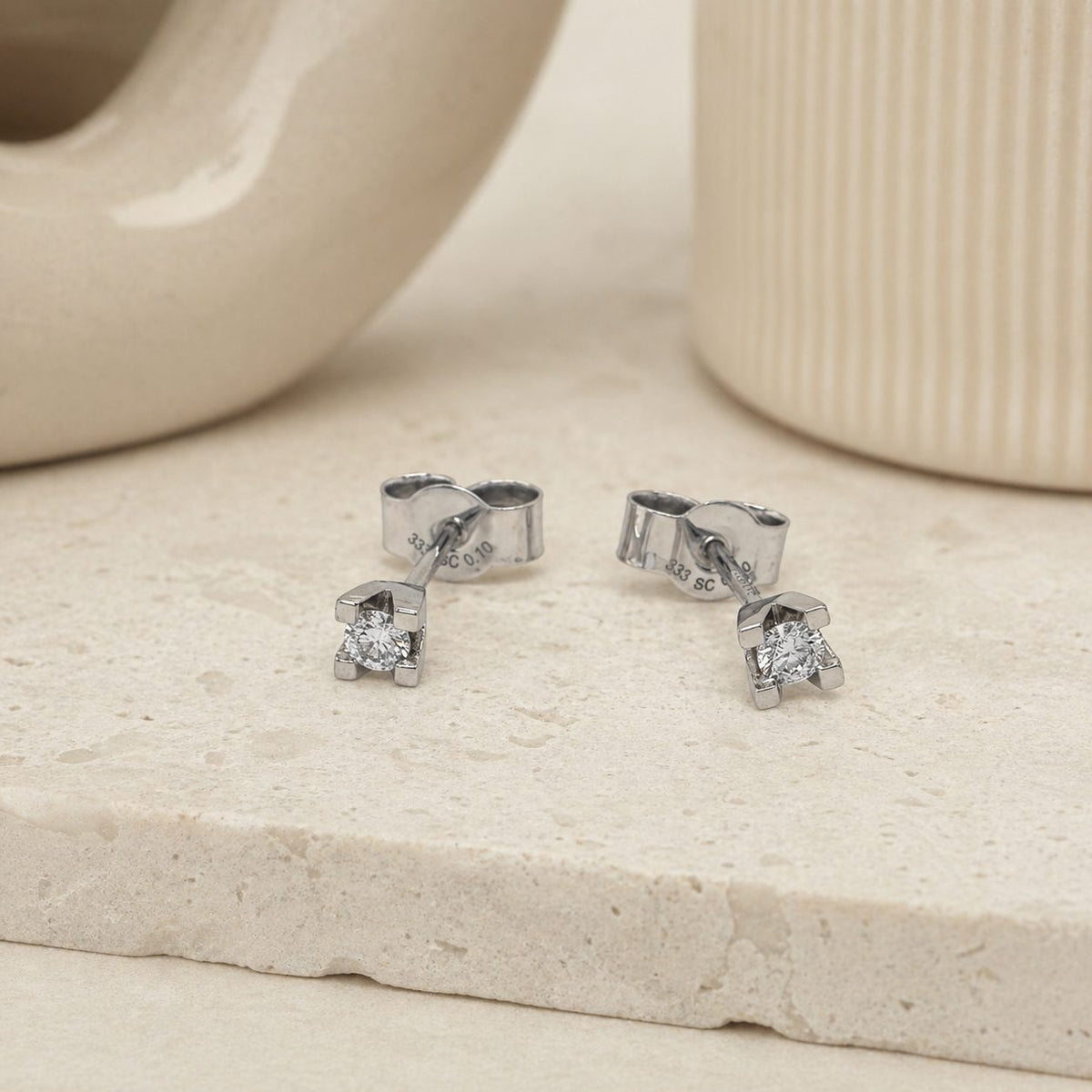 Scrouples Kleopatra Ørestikker i 14 kt. hvidguld 0,10ct.-0,50ct. diamanter, stemningsbillede
